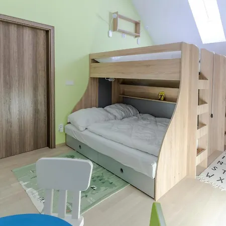 Apartment - Luxusni Pro Dve Rodiny S Detmi *