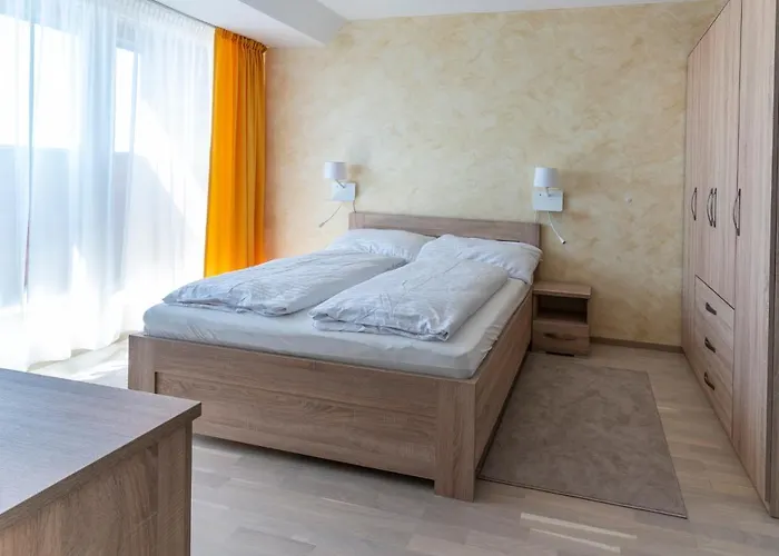- Luxusni Pro Dve Rodiny S Detmi 아파트 호르니 미섹키